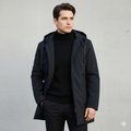 Moderne Herren Longjacke mit Kapuze und Reißverschluss - J&B - 1 - Atelier-Zofia