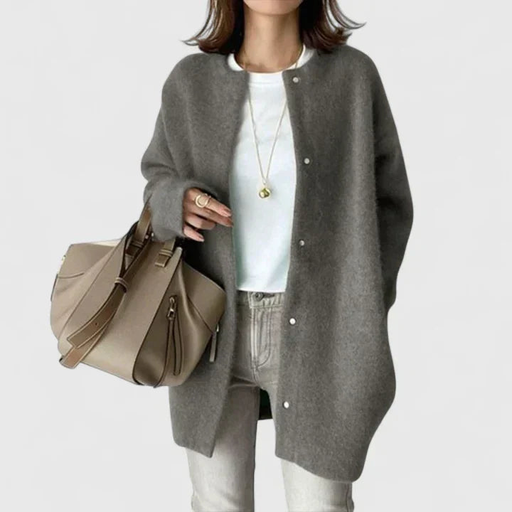 Damen Cardigan - Komfortable Passform mit Knopfdetails - J&B - 4 - Atelier-Zofia