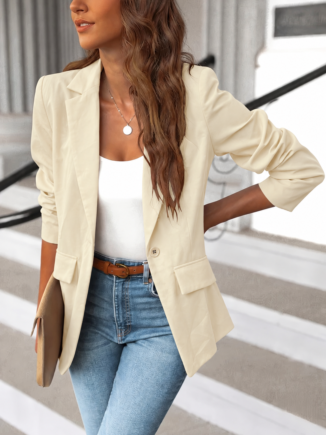 Stylischer Damenblazer mit taillierter Silhouette und Ein-Knopf-Verschluss | A&Z