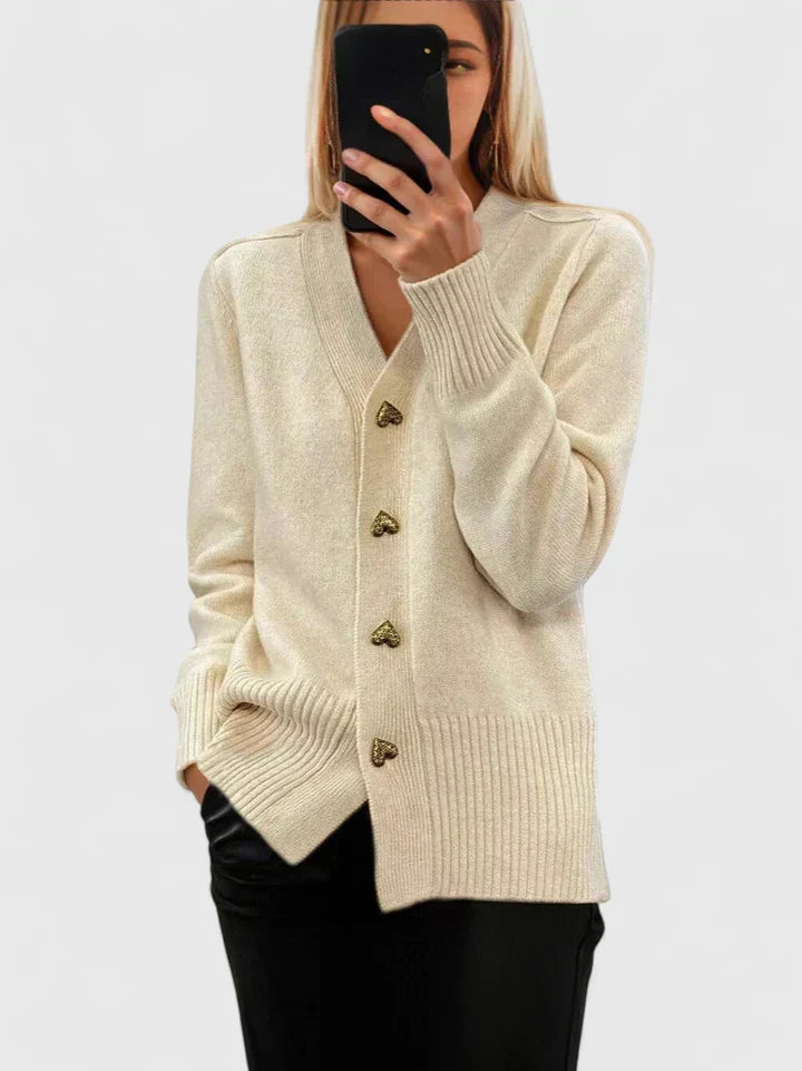 Eleganter Damen-Cardigan mit V-Ausschnitt und besonderen Knöpfen - J&B - 7 - Atelier-Zofia