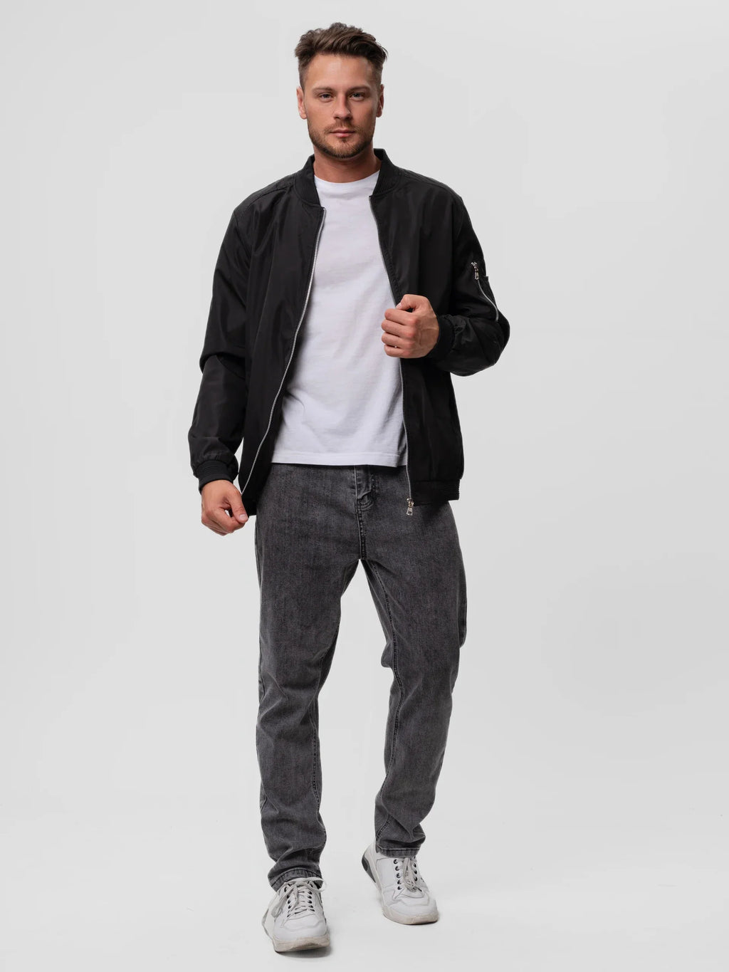 Schlanke Herren-Bomberjacke mit Reißverschluss - J&B - 6 - Atelier-Zofia