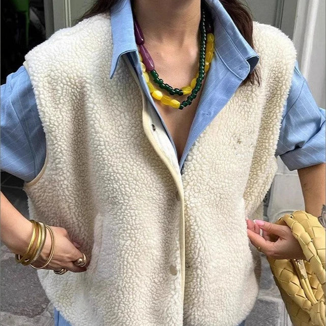 Damen Weste aus Kunstfell mit weicher Haptik und Knopfverschluss - J&B - 3 - Atelier-Zofia