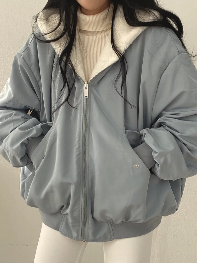 Damen Daunenjacke im Oversize-Stil mit kuscheligem Kunstfell - J&B - 2 - Atelier-Zofia