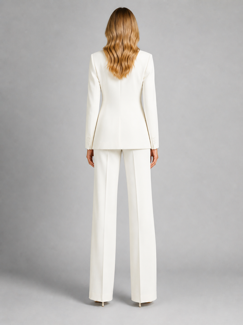 Elegantes Damenoutfit: Figurbetonter Blazer und lockere Hose - J&B - 6 - Atelier-Zofia