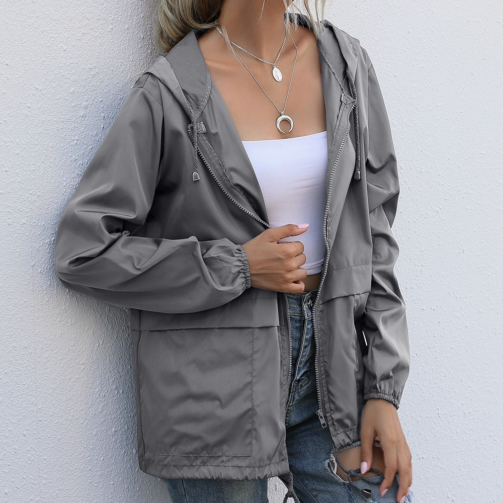 Hochwertige Damenjacke mit Kapuze und lässigem Schnitt - J&B - 4 - Atelier-Zofia