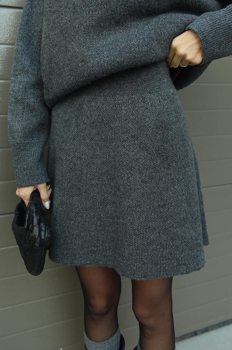 Charmantes Strick-Set: Pullover und Rock für jeden Anlass – J&B - 13 - Atelier-Zofia