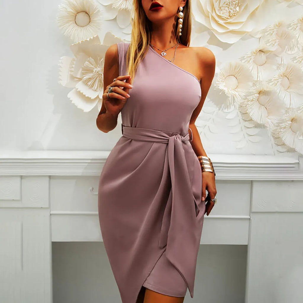 Alina – Ein-Schulter-Wickelkleid für Damen mit Gürtel