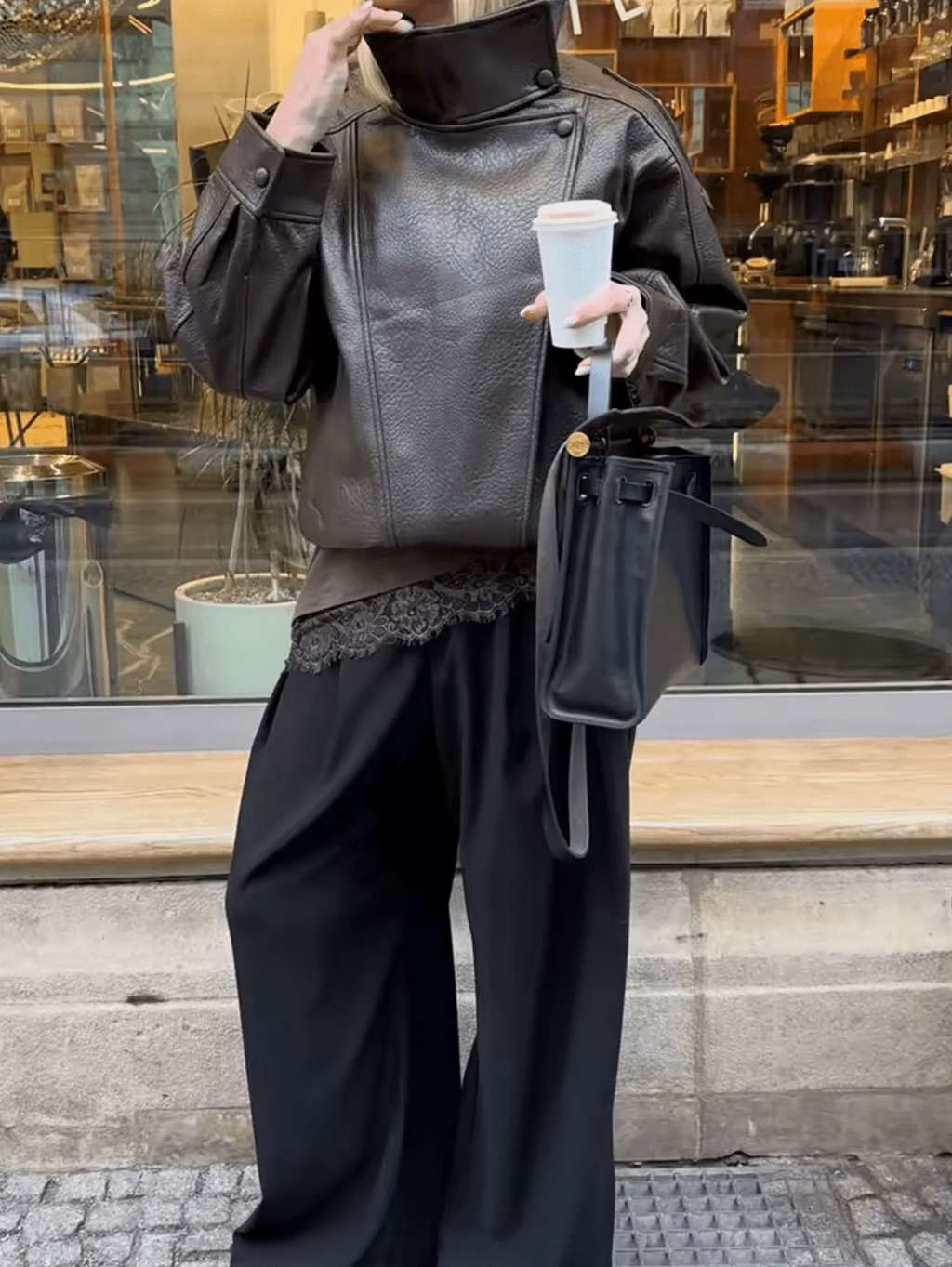 Stylische Damen Bikerjacke im Oversize-Design mit Stehkragen | A&Z - 4 - Atelier-Zofia
