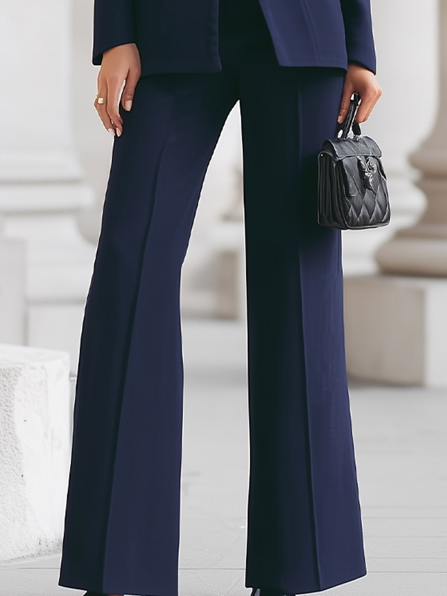 Elegantes Damenoutfit mit tailliertem Blazer und weit geschnittenen Hosen - J&B - 7 - Atelier-Zofia