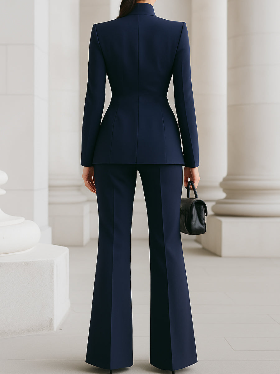 Elegantes Damenoutfit mit tailliertem Blazer und weit geschnittenen Hosen - J&B - 8 - Atelier-Zofia