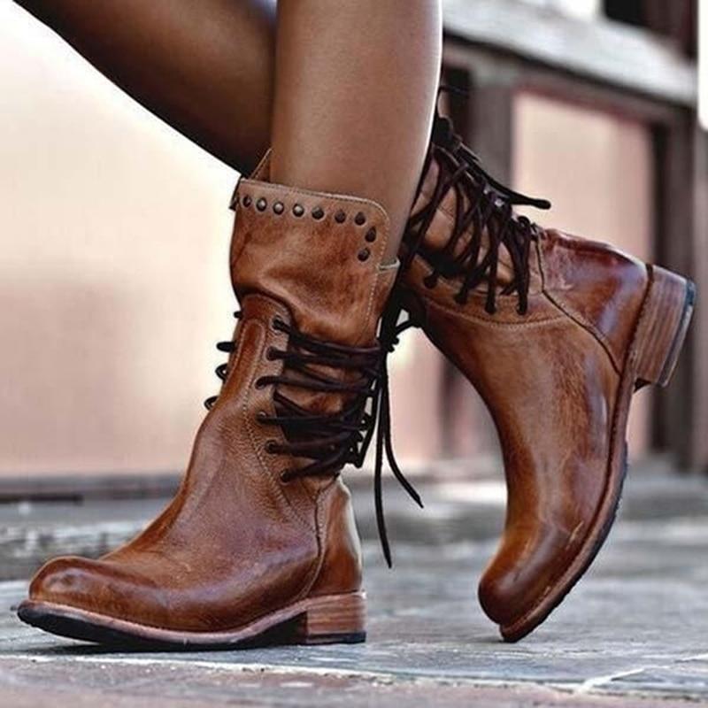 Damen Stiefeletten mit Nieten und Schnürung - J&B - 1 - Atelier-Zofia