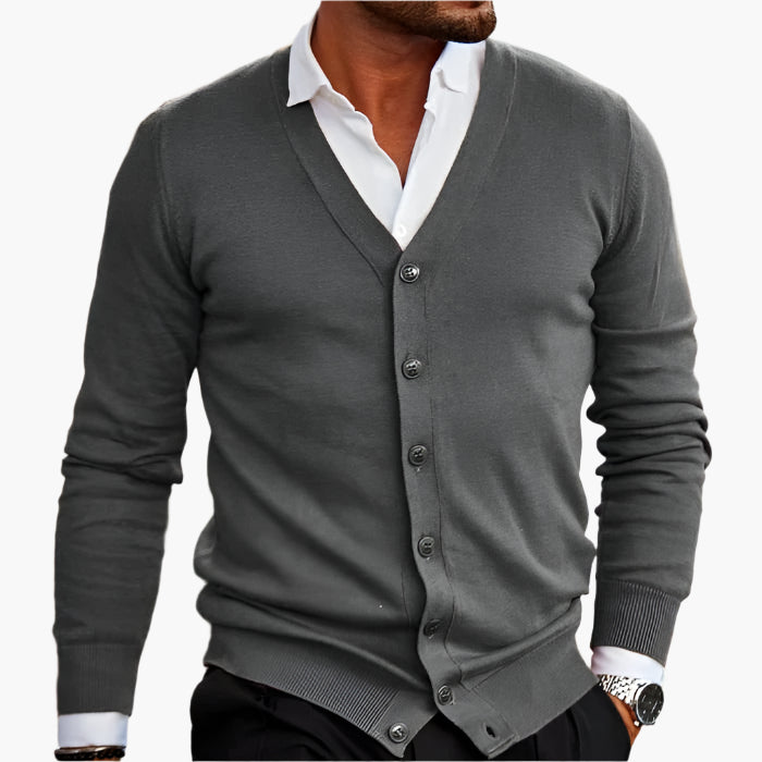 Elegante Herren-Strickjacke mit V-Ausschnitt und funktionalen Taschen - J&B - 7 - Atelier-Zofia
